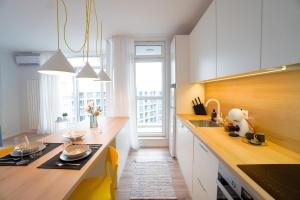 Scandinavian Airy APT in Business Area & Airport