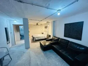 The Stay - 布朗斯维尔