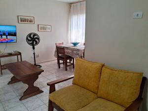 Apto 2 dormitórios Guarujá