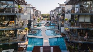 1 BR on Cenote Largest Gym Coworking