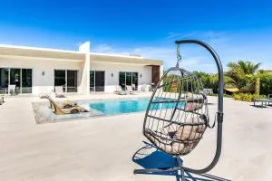 Stylish 1BR Villa Suite Shared Outdoor Amenities - The Bight Settlements