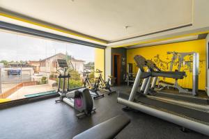 Santiago Oasis with Pool, Gym, & Free Parking