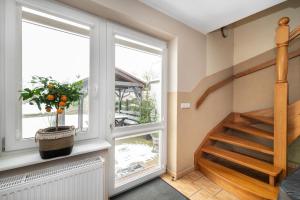 Dom na skarpie - domek z kominkiem