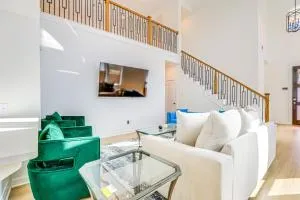 Patio and Fenced Yard Quiet Home in Katy! - Brookshire