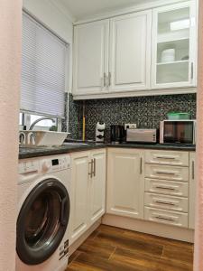 Apartamento Oura com piscina e vista mar