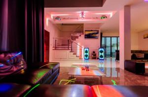 Green Beach Pool Villa