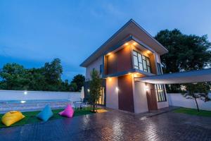 Green Beach Pool Villa