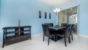 Gatsby Escape: Private Pool Near Disney & Resorts