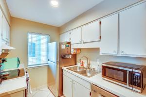Panama City Beach Condo with Pool and Beach Access!