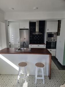 Apart 2 habit vistas playa y montaña lift parking - 3hvězdičkové hotely ve městě Calella