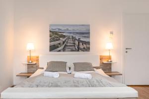 Sweet private room in 2BR Shared Apt, Central Location