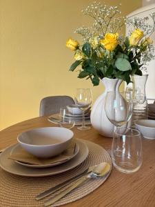 Yellow Bliss Apartment Makkum Beach