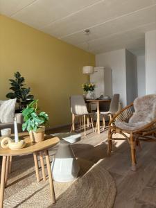 Yellow Bliss Apartment Makkum Beach