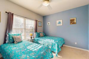 Creekwood --- 200 Pebble Dr, Unit #213