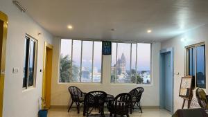MistyBlue - The Penthouse Best Sunrise View Room