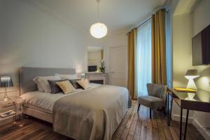B&B / Chambres d'hotes Relais12bis Bed & Breakfast By Eiffel Tower : photos des chambres