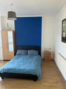 Pure Edge beach guest house with Sea view - Херн-Бей