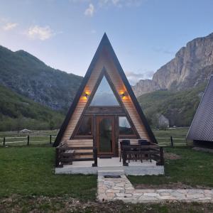 Wooden cottages KONAK