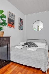 Sunny Views w Balcony, Netflix, 200m tram&bus, Design District