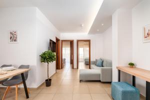 Beachfront Haven, 3 min to BEACH - Gaia 2