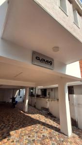 Skylux service apartment