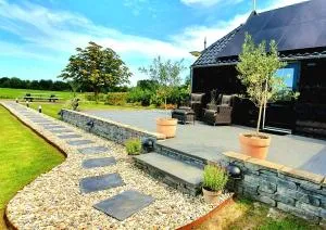 Vakantiehuisje the Bird's Nest met jacuzzi - Midwolde