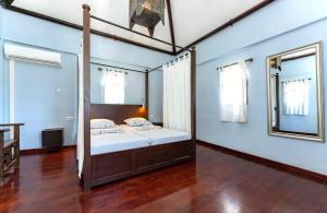 Castle Tower apartment PICASSO in rural holiday park