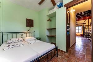 Castle Tower apartment PICASSO in rural holiday park