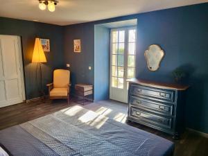 B&B / Chambres d'hotes Chambre d-hotes l-Heure Bleue : photos des chambres