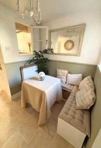 Charming One Bed Cottage in Historic Market Town