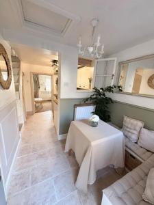 Charming One Bed Cottage in Historic Market Town