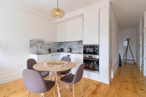 Gorgeous flat w. balcony in iconic pedestrian st