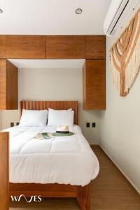 Luminous 2 BR with Roof Pool Close to Hotel Zone by Waves Management