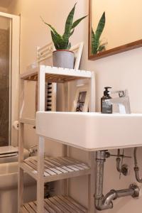 Live Milan in Style Elegant Apartment Near Duomo