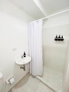 Cozy Beachside 3BR Apartment near the Walled City