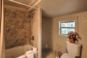 Sleeps 12 - House Guest Apt - Plenty of parking