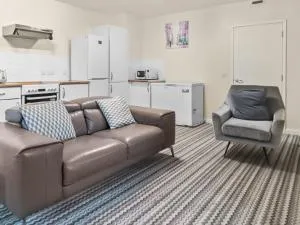 Comfy Apartment 5 min walk to Barking Station - 依尔福