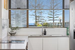 Alex Heads Oceanfront Escape