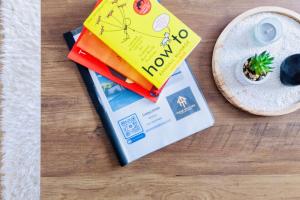 Comfy 3 Bed House by Manchester Airport, Perfect for Groups & Families