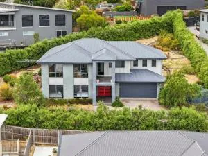 4 Bedroom House - Gorgeous View - Tranmere