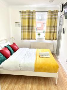 4 ensuite Bedroom Entire House Sleeps 10 Driveway Parking near Coventry Univesity and City Center