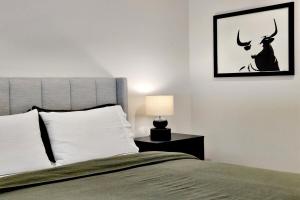 Family-Friendly 3 Levels Architect Home Near Airport Beach Sydney City FREE City Parking & Airport Pickup Available