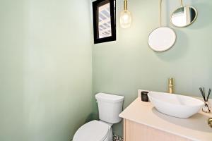 New Luxury Villa in Tamarindo 10 min walk to the beach!