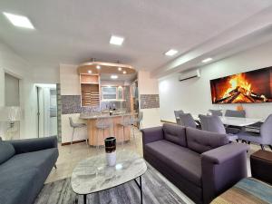 Lujo,Ubicación,Espacioso & Hermoso Apto en Los2Caminos-Boleita