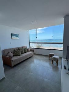 Apartamento Pé na Areia - Ótima Localização - Conforto à beira-mar