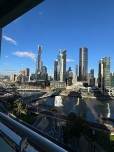 On RIVER - 2bed appt, free park