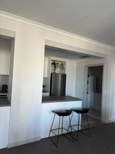 On RIVER - 2bed appt, free park