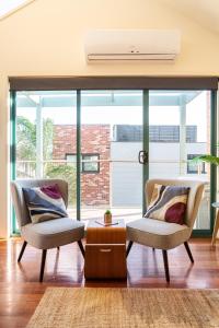 Glorious 3-BRM Family House at Aspendale Beach