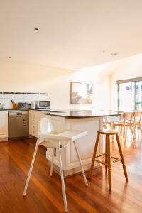 Glorious 3-BRM Family House at Aspendale Beach