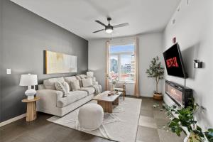 Pinnacle Heights 2Bdrm 3rd flr Near Walmart Amp Pool Fitness Center Yoga Studio Dog Spa